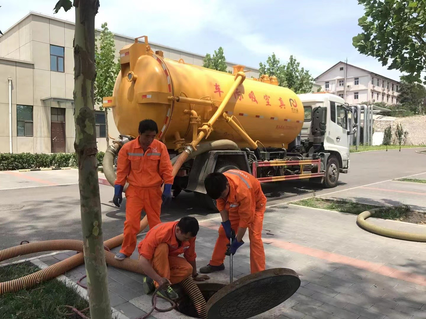 爱辉化粪池清理与5-8吨吸粪车施工效率分析